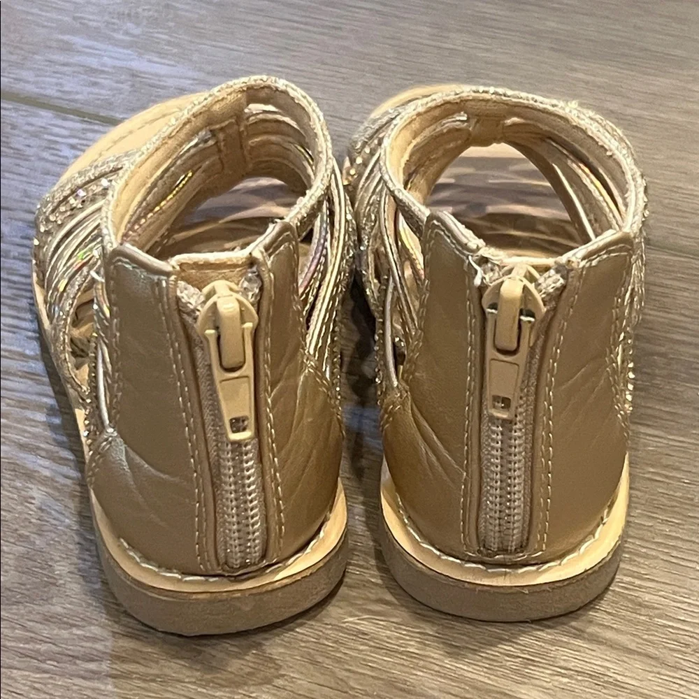 Olive & Edie Gladiator Style Shoes Girl’s Size 8 Strappy, Zipper, Gold, Sparkly